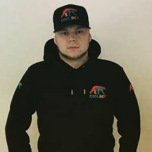Roosteenin digitaalinen matka: Uhkapelialan yritysvirroista monialustaiseksi brändiksi Roosteenin digitaalinen matka: Uhkapelialan yritysvirroista monialustaiseksi brändiksi